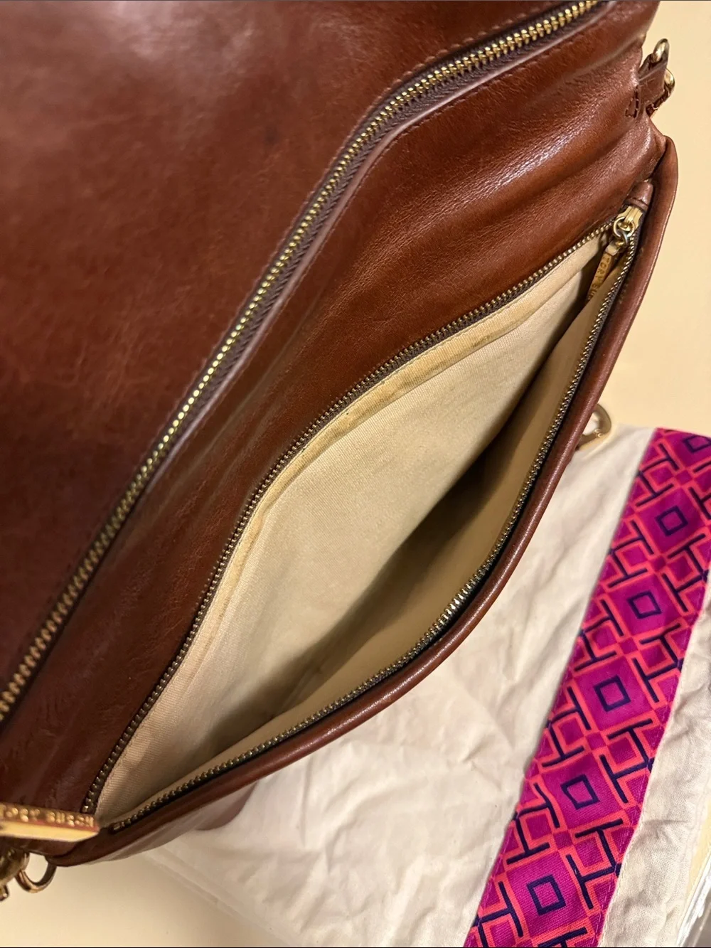 Tory Burch Bombe Reva Clutch with Gold Chain in Camel brown leather